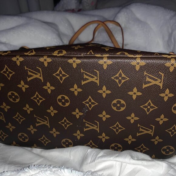 Louis Vuitton Neverfull Bag GM - Picture 2 of 7